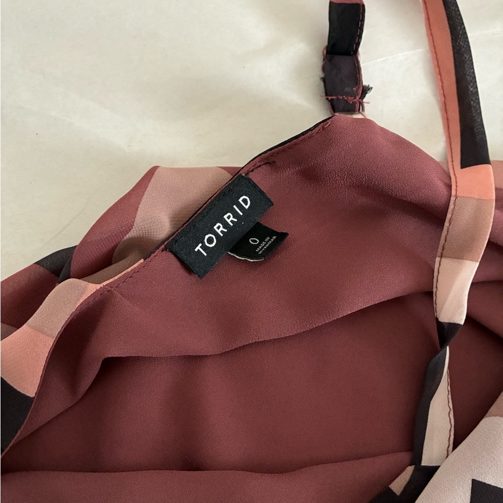 Torrid tank - Picture 5 of 6